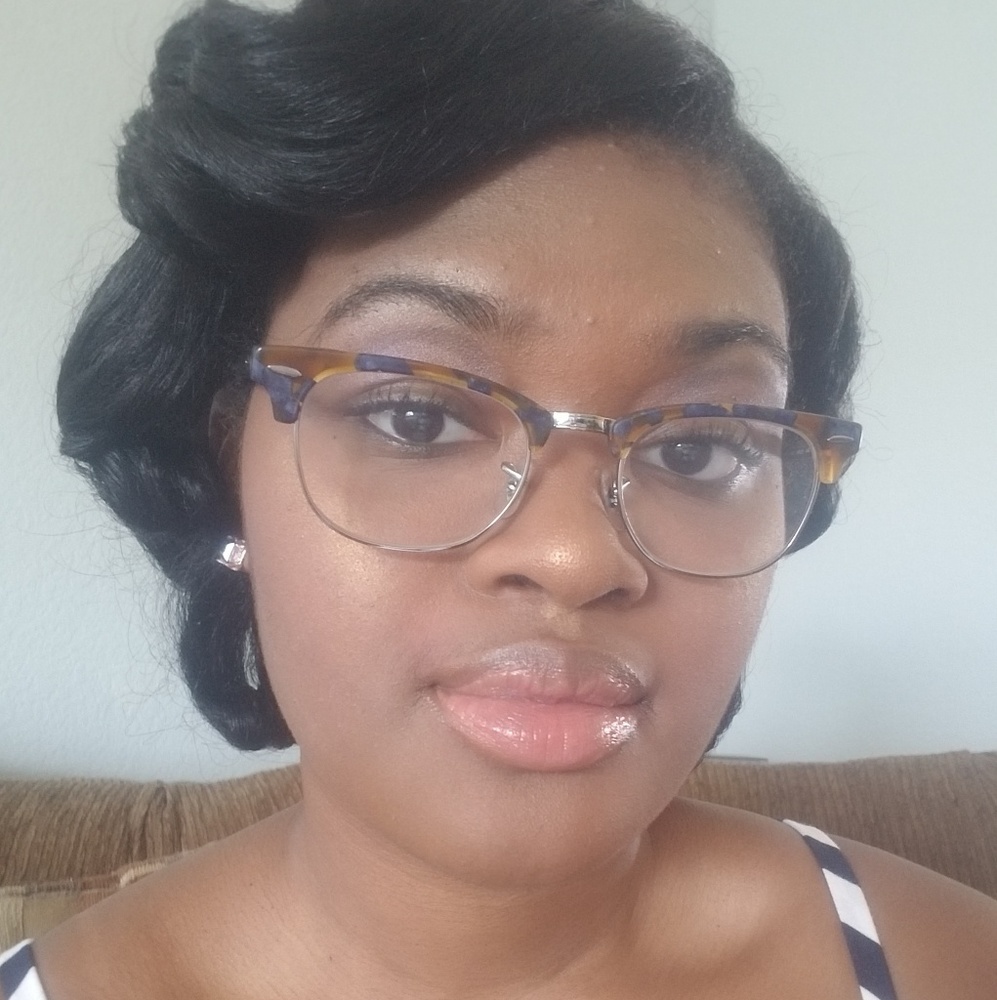 Meet your Posher, Simone